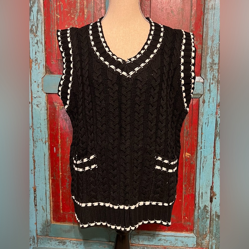 NWT DaVi & DaNi BLaCk/WhiTe SwEaTeR VeSt